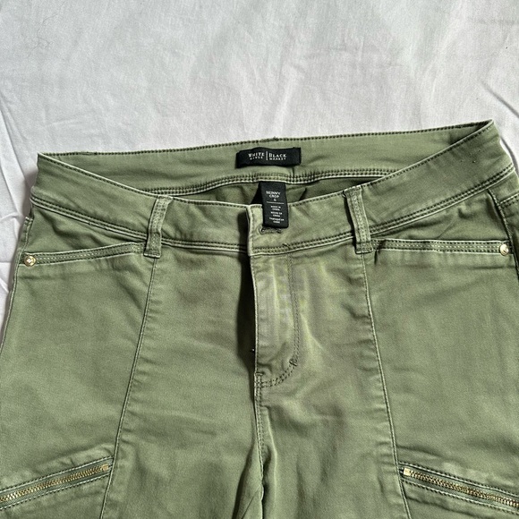 Like new cropped jeans, stretchy, worn twice. - Picture 2 of 8